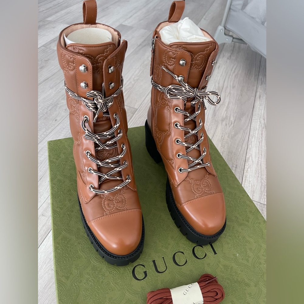 Gucci lace up boots